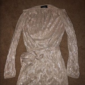 Lulus off the shoulder gold dress, worn once!